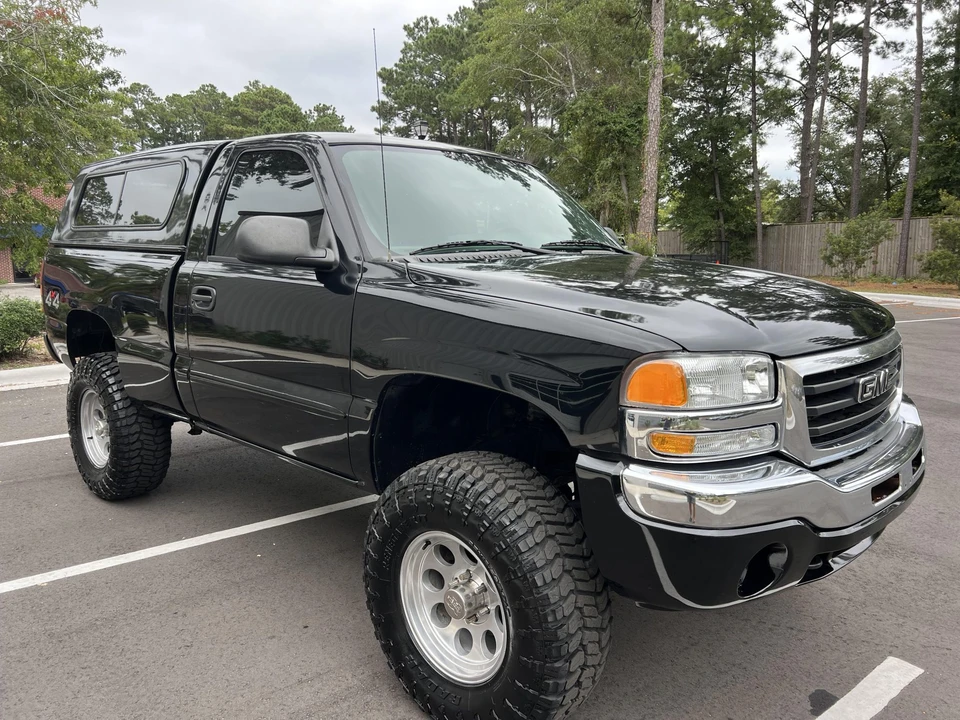 2004 GMC Sierra 2nd Gen - Image 9 of 31