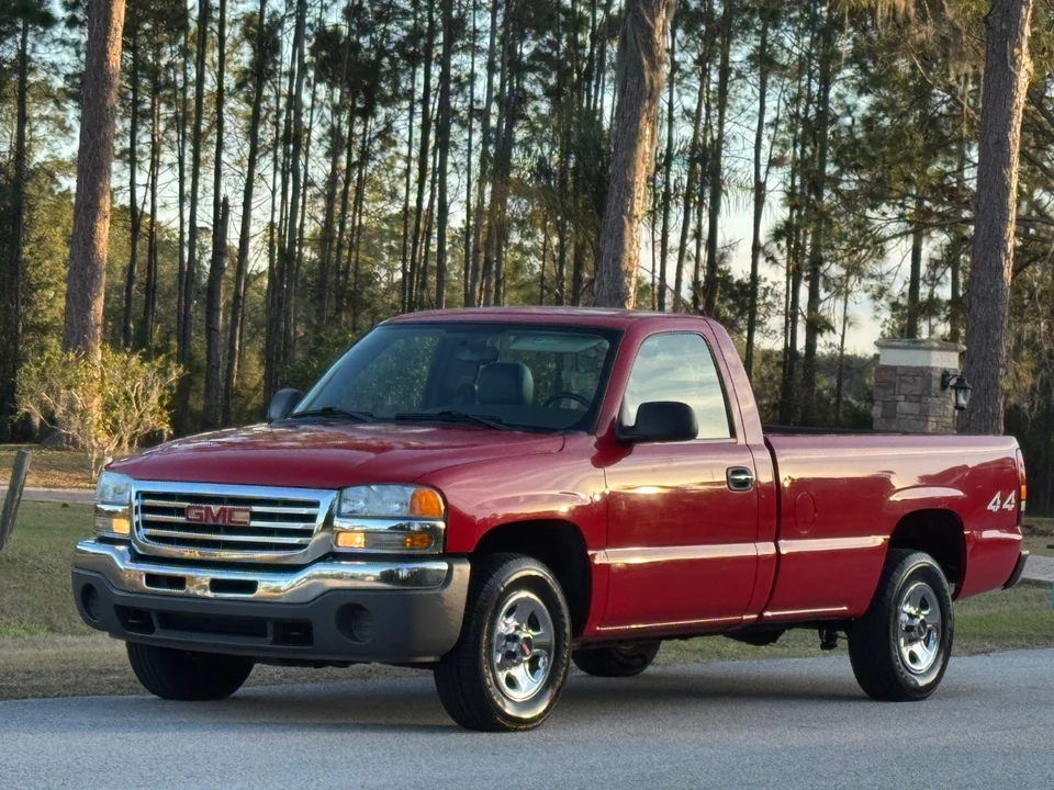 2004 GMC Sierra 1st Gen - Image 2 of 21
