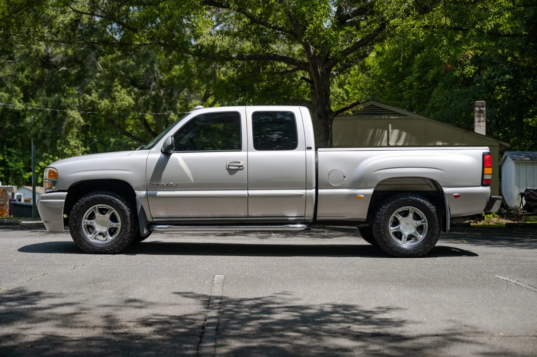 2004 GMC Sierra 2nd Gen - Image 12 of 31