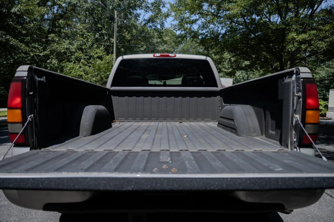 2004 GMC Sierra 2nd Gen - Image 24 of 31