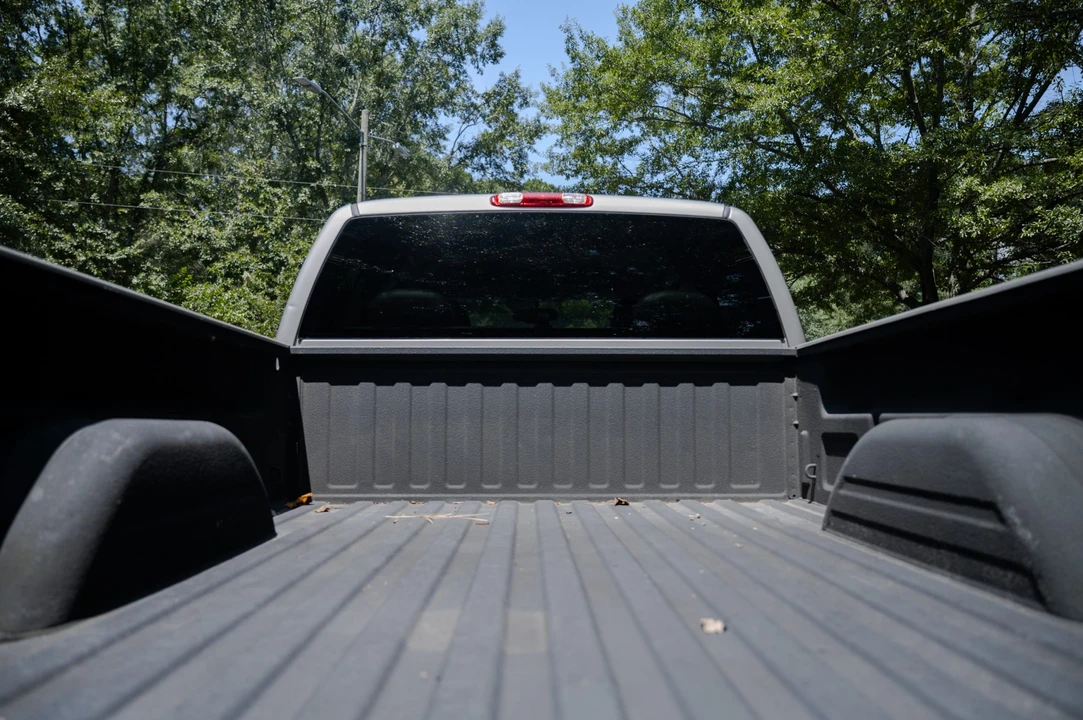 2004 GMC Sierra 2nd Gen - Image 25 of 31