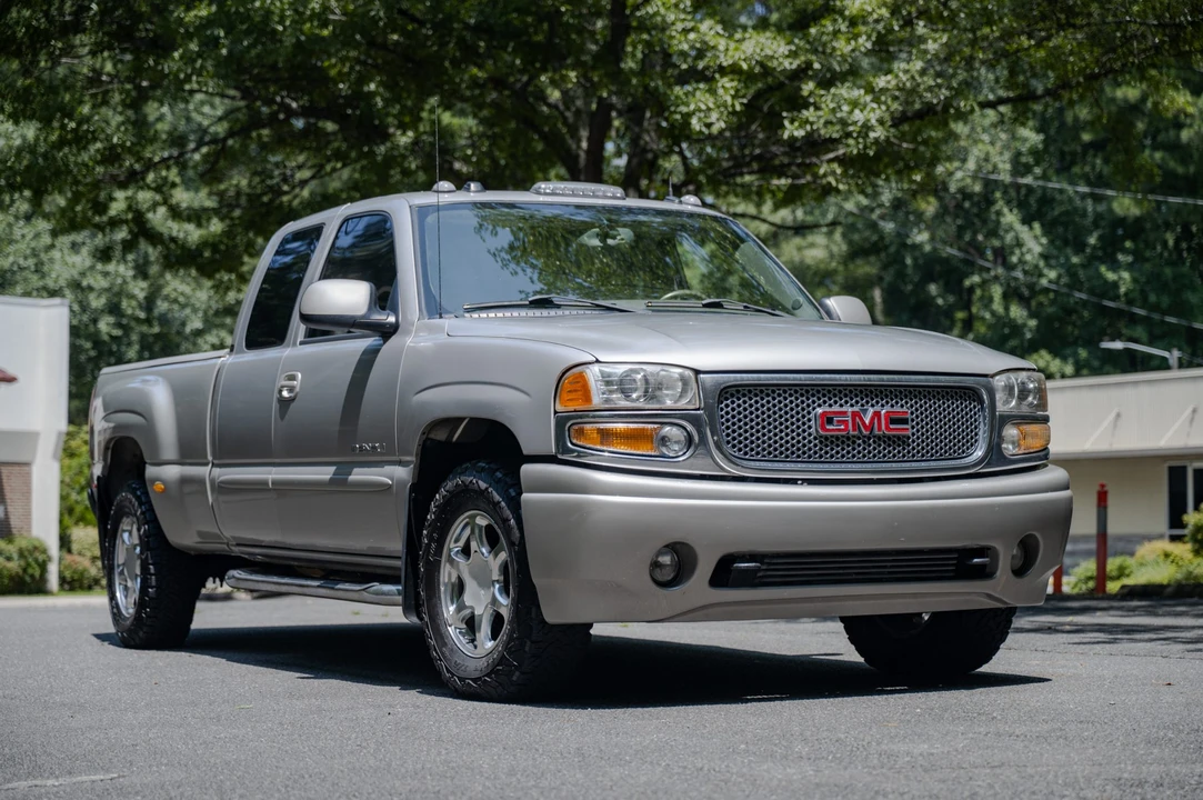 2004 GMC Sierra 2nd Gen - Image 7 of 31