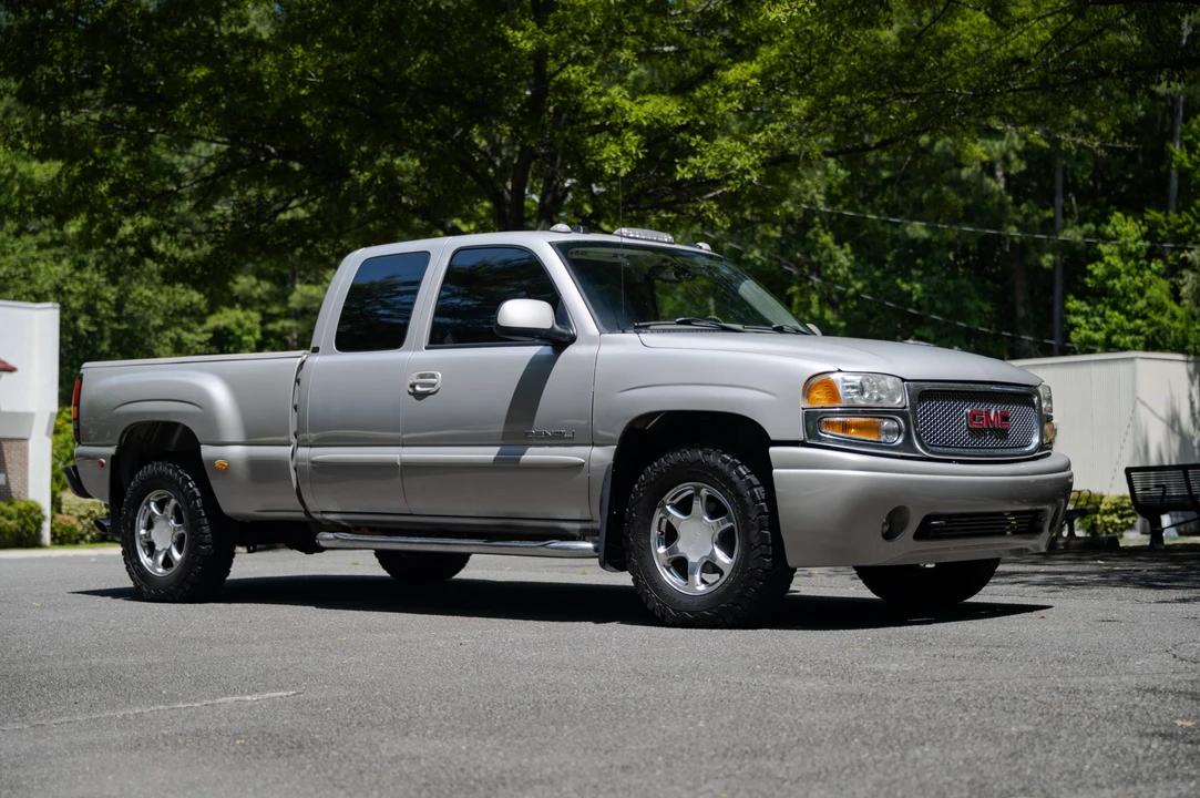 2004 GMC Sierra 2nd Gen - Image 8 of 31