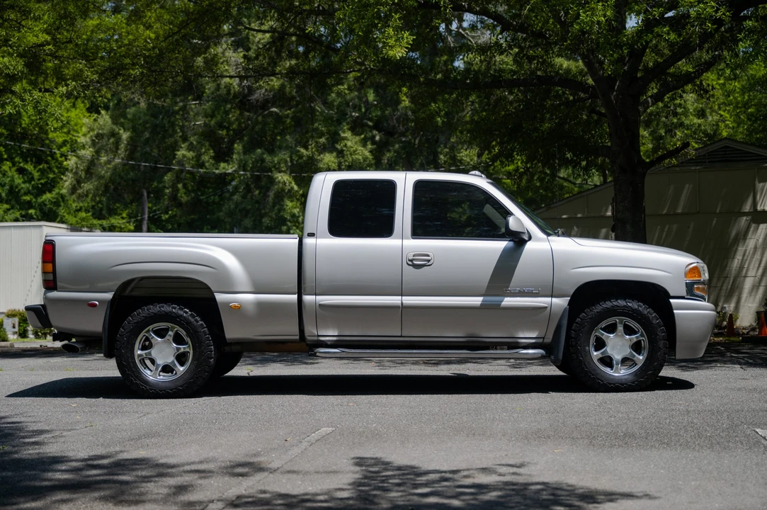 2004 GMC Sierra 2nd Gen - Image 9 of 31