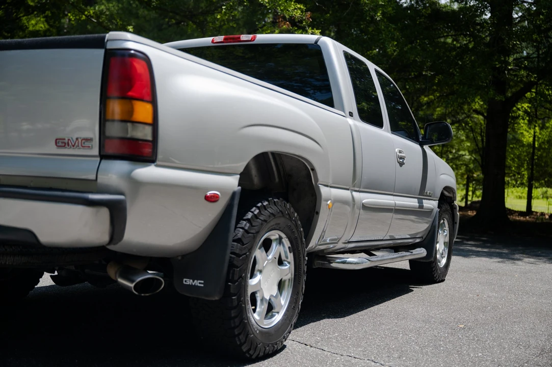2004 GMC Sierra 2nd Gen - Image 29 of 31