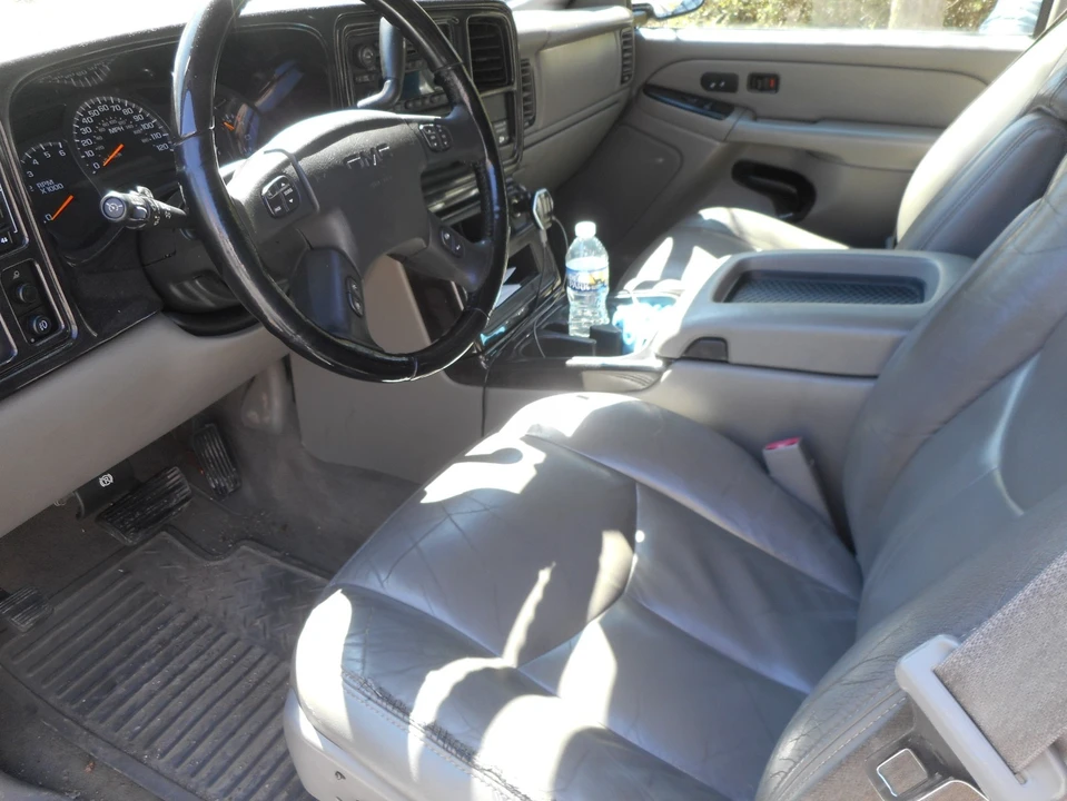 2004 GMC Sierra 2nd Gen - Image 5 of 10