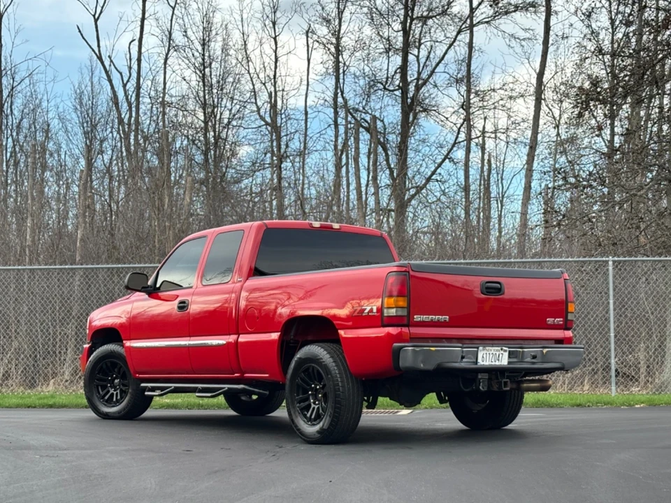 2004 GMC Sierra 2nd Gen - Image 3 of 21