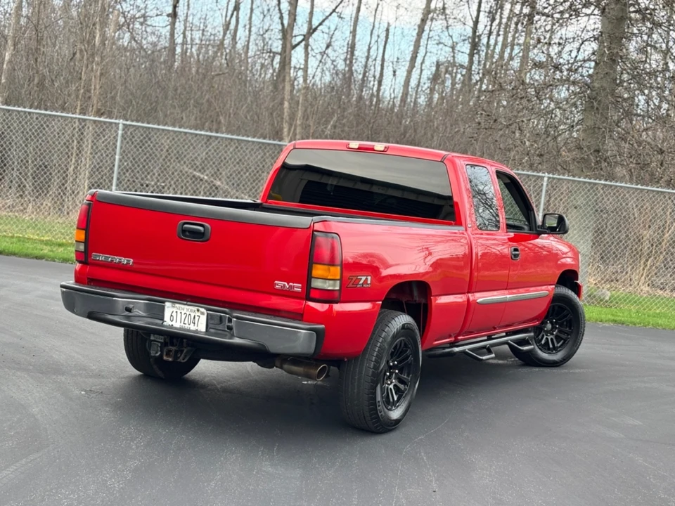 2004 GMC Sierra 2nd Gen - Image 4 of 21