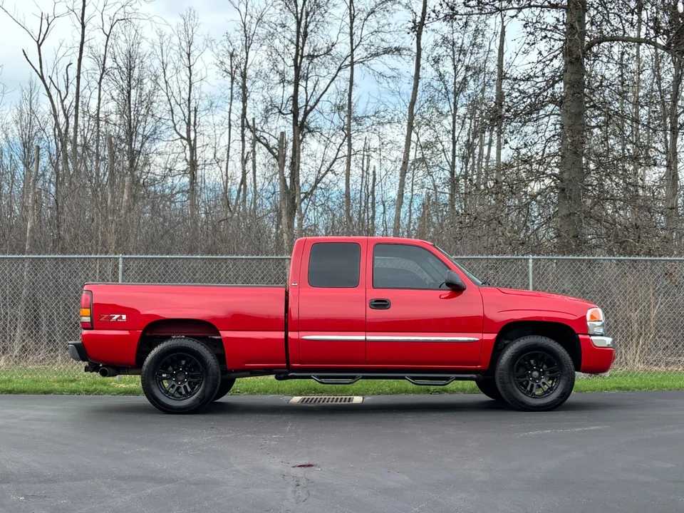 2004 GMC Sierra 2nd Gen - Image 5 of 21