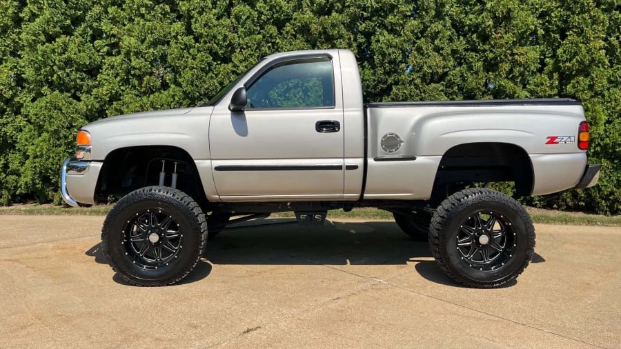 2004 GMC Sierra 2nd Gen - Image 11 of 23