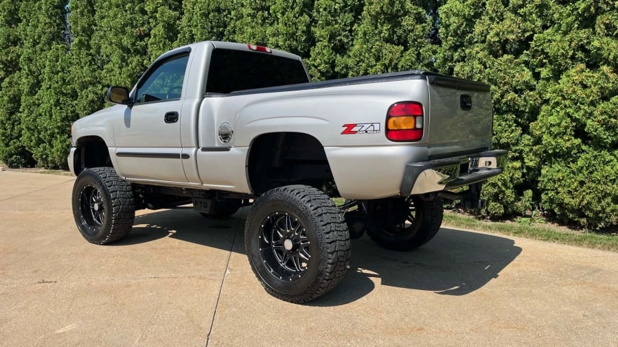 2004 GMC Sierra 2nd Gen - Image 7 of 23