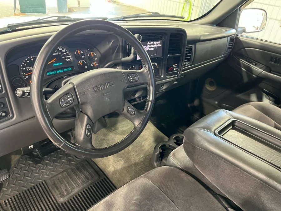 2004 GMC Sierra 2nd Gen - Image 15 of 23