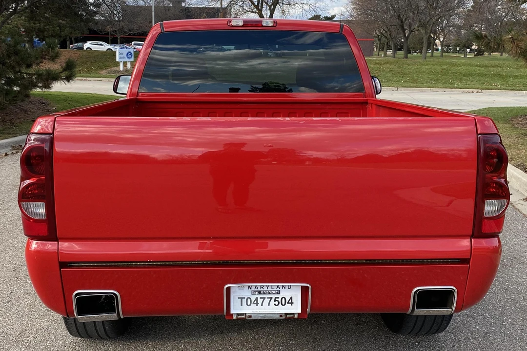 2004 GMC Sierra 2nd Gen - Image 5 of 31