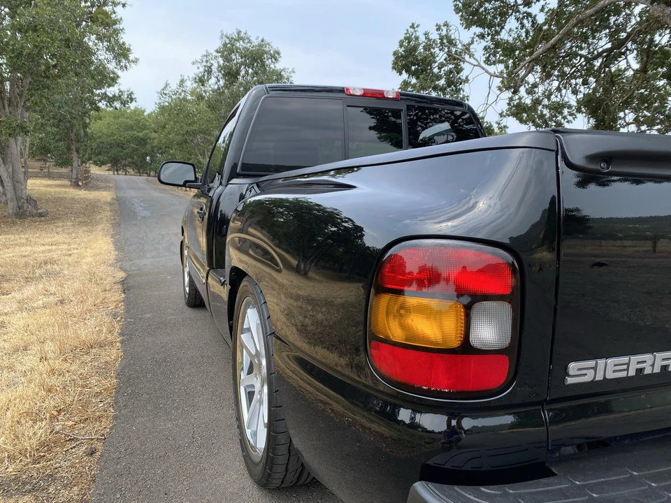 2004 GMC Sierra 2nd Gen - Image 25 of 31