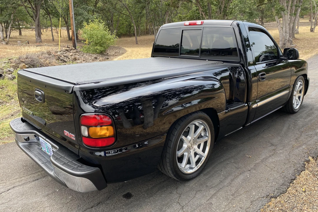 2004 GMC Sierra 2nd Gen - Image 4 of 31