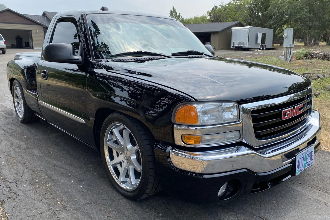 2004 GMC Sierra 2nd Gen - Image 3 of 31