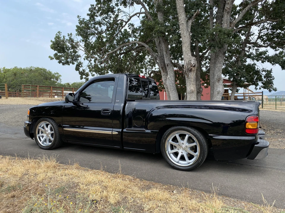 2004 GMC Sierra 2nd Gen - Image 6 of 31