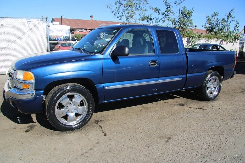 2004 GMC Sierra 1st Gen - Image 3 of 21