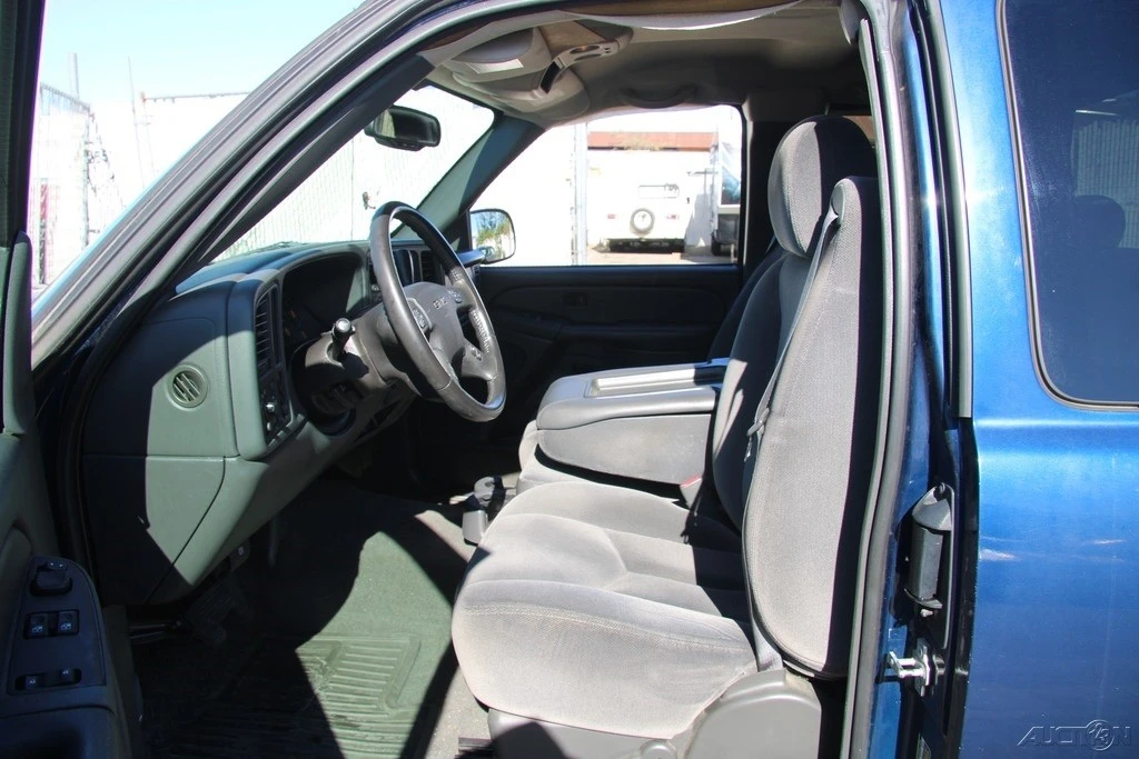 2004 GMC Sierra 1st Gen - Image 13 of 21
