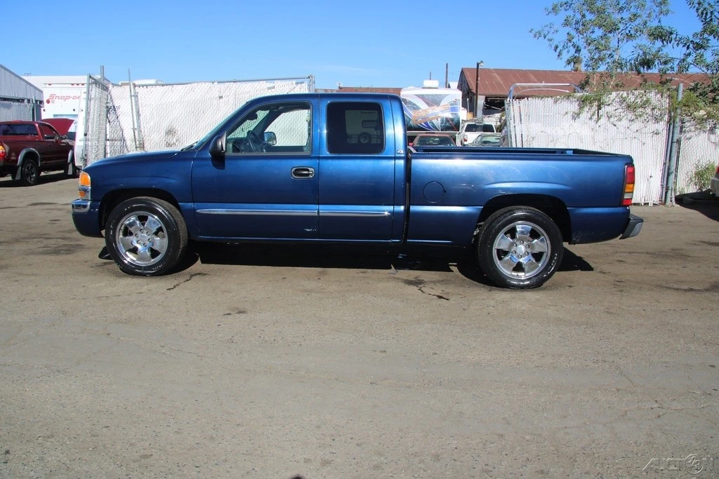 2004 GMC Sierra 1st Gen - Image 4 of 21