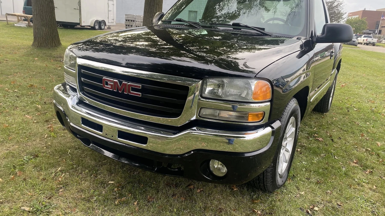 2004 GMC Sierra 2nd Gen - Image 13 of 13