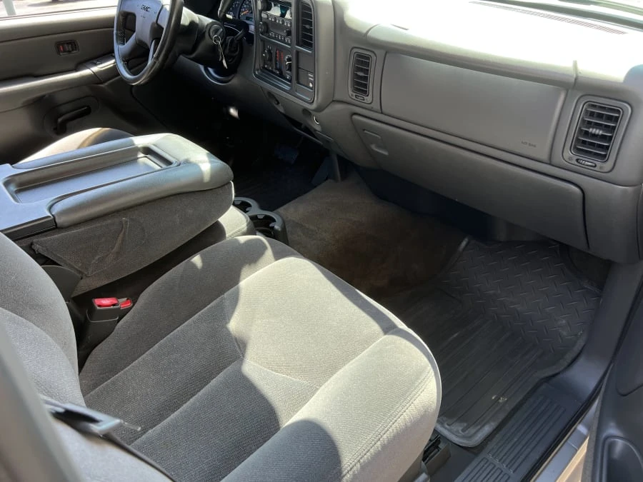 2004 GMC Sierra 2nd Gen - Image 5 of 8