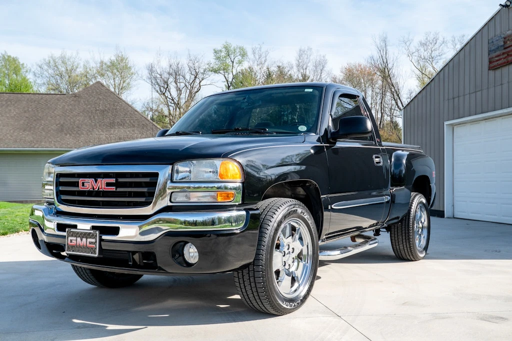 2004 GMC Sierra 2nd Gen - Image 3 of 31