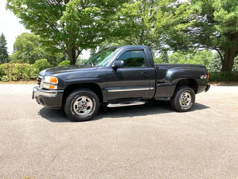 2004 GMC Sierra 2nd Gen - Image 3 of 31
