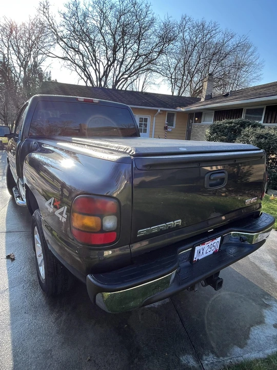 2004 GMC Sierra 2nd Gen - Image 8 of 31