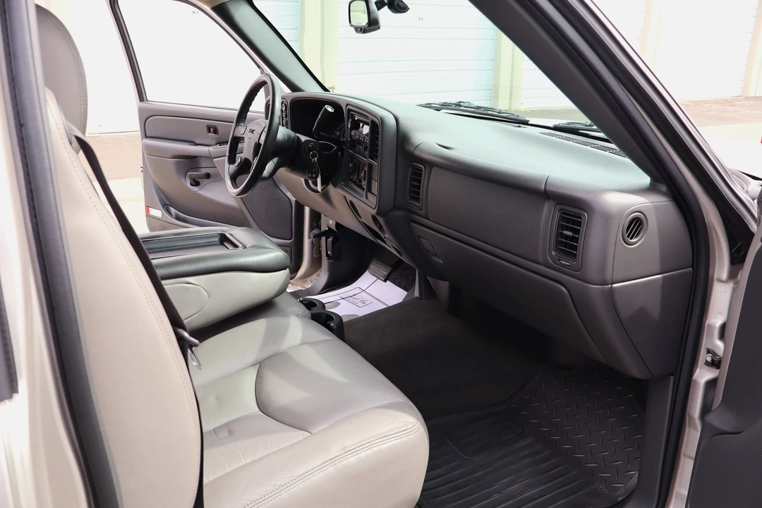 2004 GMC Sierra 2nd Gen - Image 6 of 8