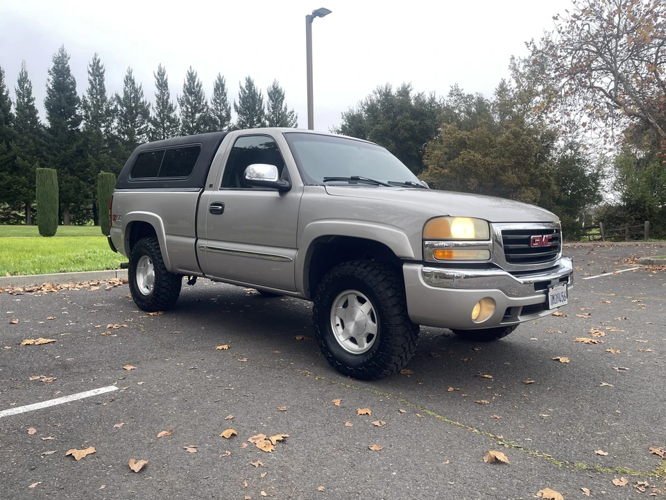 2004 GMC Sierra 2nd Gen - Image 9 of 31