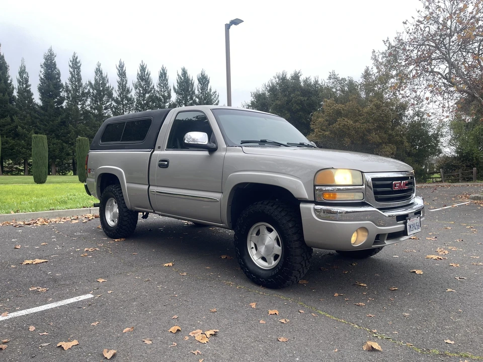 2004 GMC Sierra 2nd Gen - Image 8 of 31