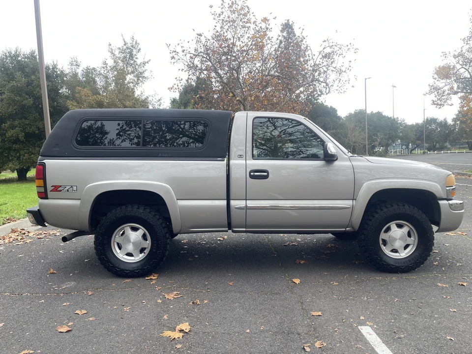 2004 GMC Sierra 2nd Gen - Image 11 of 31