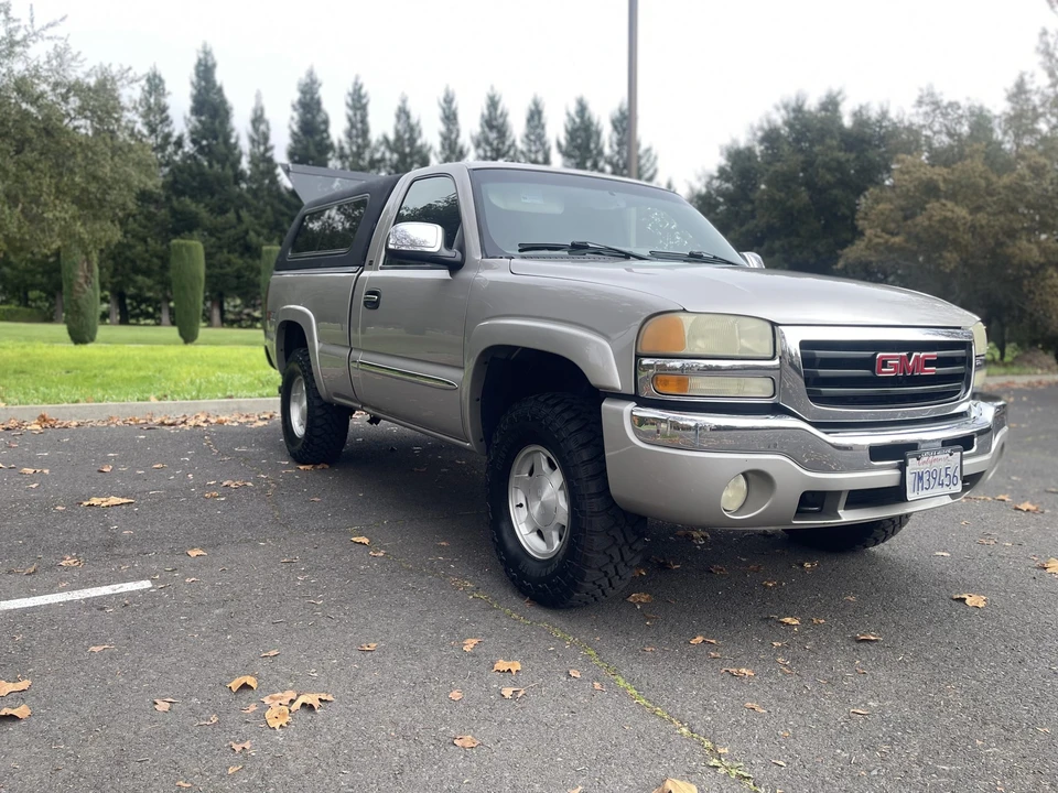 2004 GMC Sierra 2nd Gen - Image 7 of 31