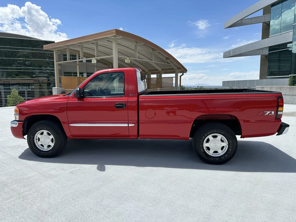 2004 GMC Sierra 2nd Gen - Image 4 of 31