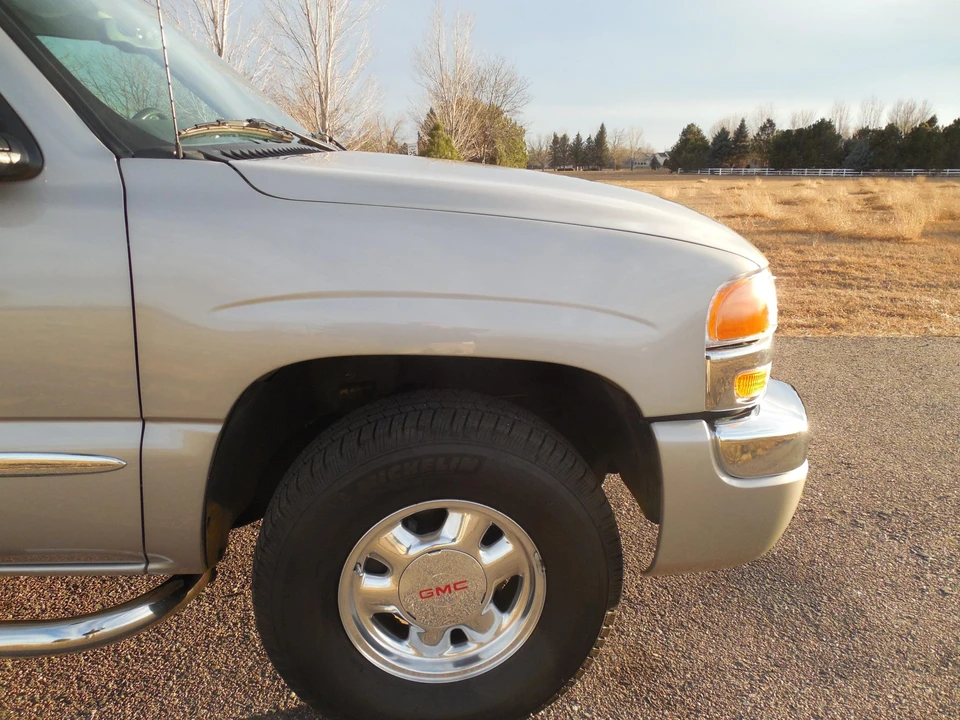 2004 GMC Sierra 2nd Gen - Image 25 of 31