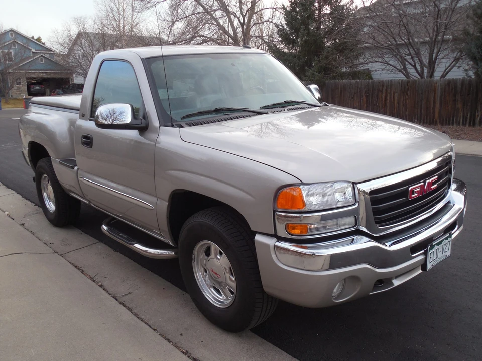 2004 GMC Sierra 2nd Gen - Image 7 of 31