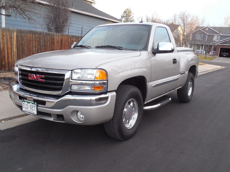 2004 GMC Sierra 2nd Gen - Image 3 of 31