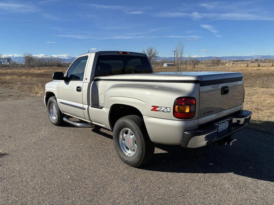 2004 GMC Sierra 2nd Gen - Image 14 of 31