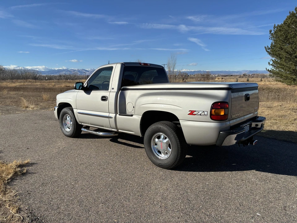 2004 GMC Sierra 2nd Gen - Image 15 of 31