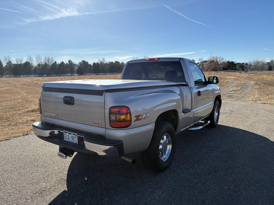 2004 GMC Sierra 2nd Gen - Image 11 of 31