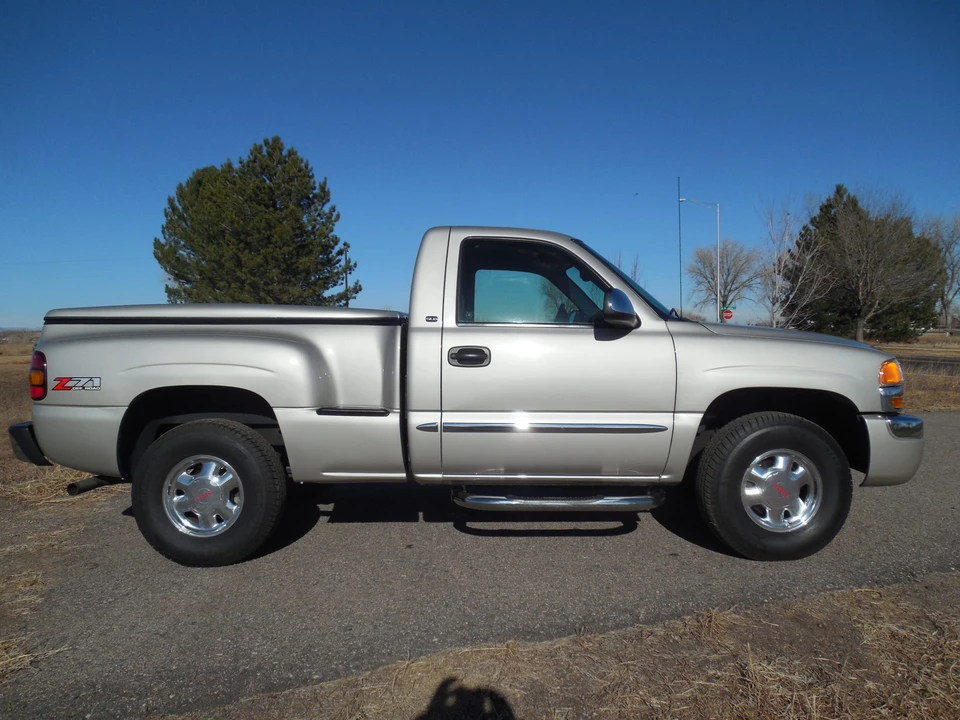 2004 GMC Sierra 2nd Gen - Image 8 of 31