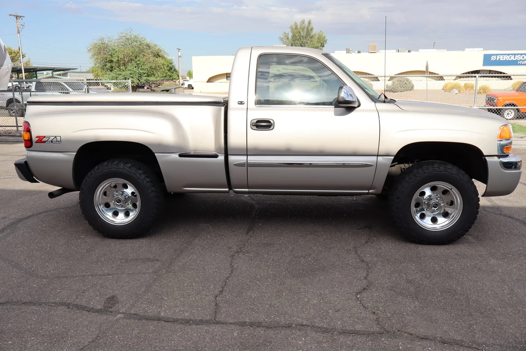 2004 GMC Sierra 2nd Gen - Image 7 of 31