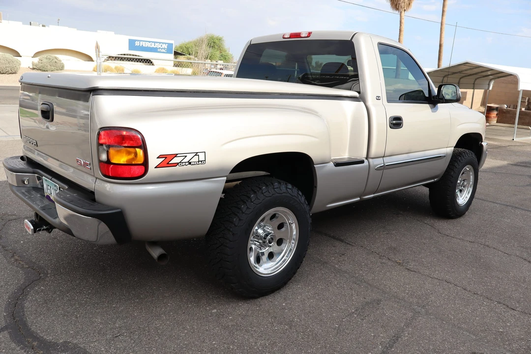2004 GMC Sierra 2nd Gen - Image 8 of 31