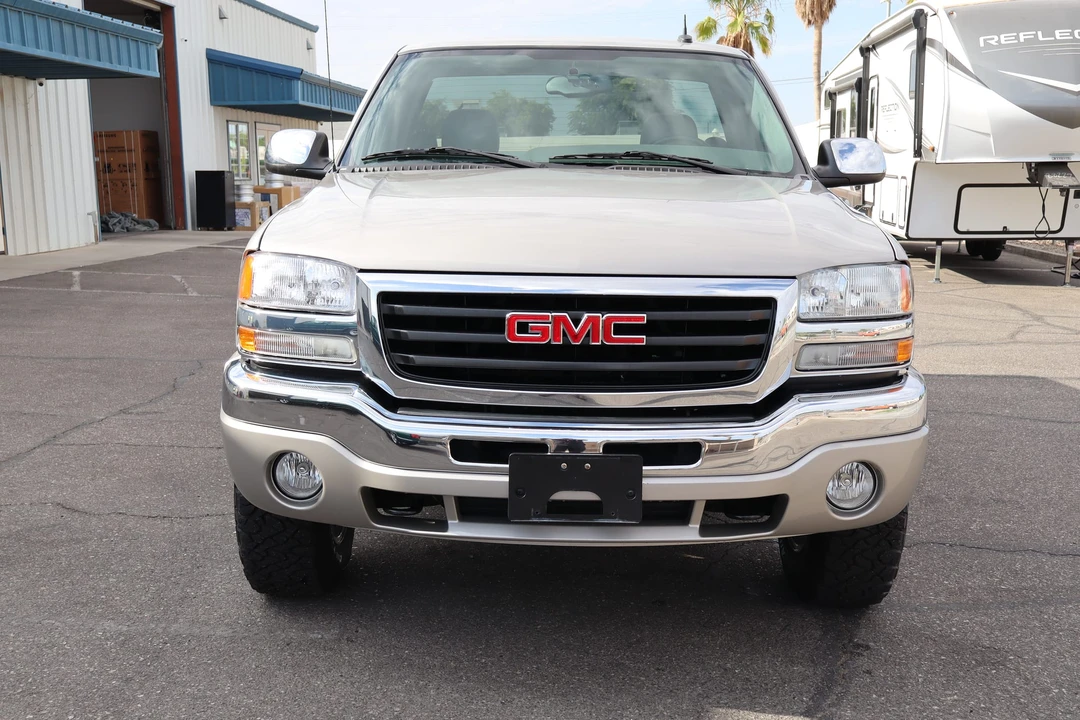 2004 GMC Sierra 2nd Gen - Image 2 of 31