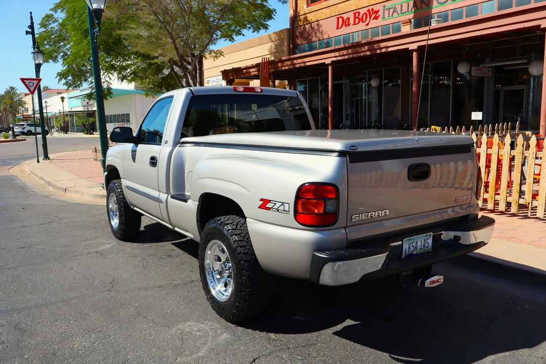2004 GMC Sierra 2nd Gen - Image 10 of 31