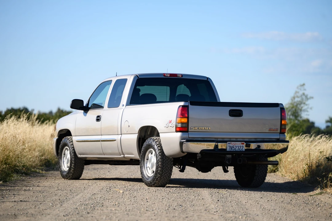 2004 GMC Sierra 2nd Gen - Image 10 of 31