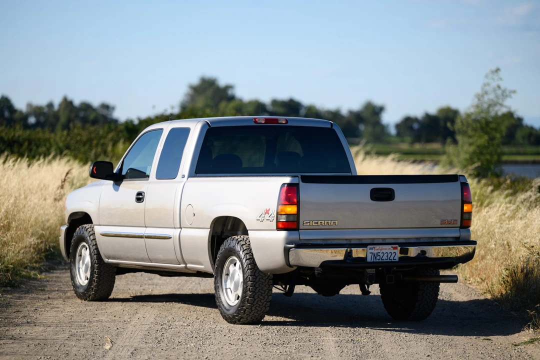 2004 GMC Sierra 2nd Gen - Image 11 of 31