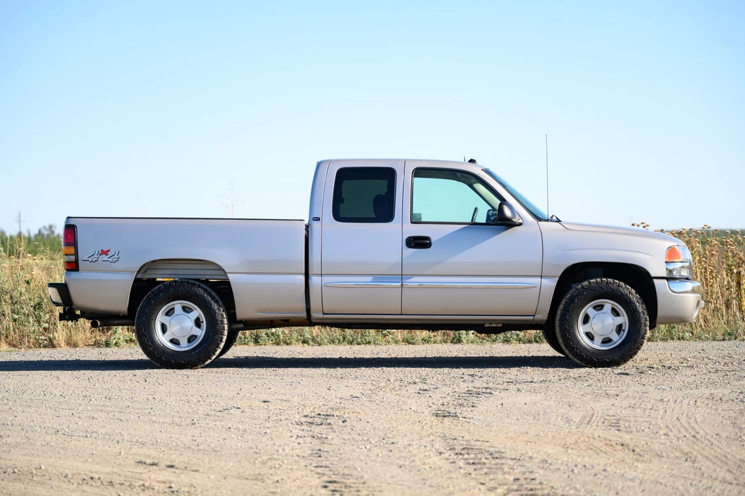 2004 GMC Sierra 2nd Gen - Image 19 of 31