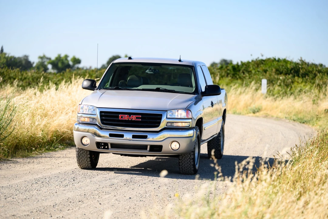 2004 GMC Sierra 2nd Gen - Image 4 of 31